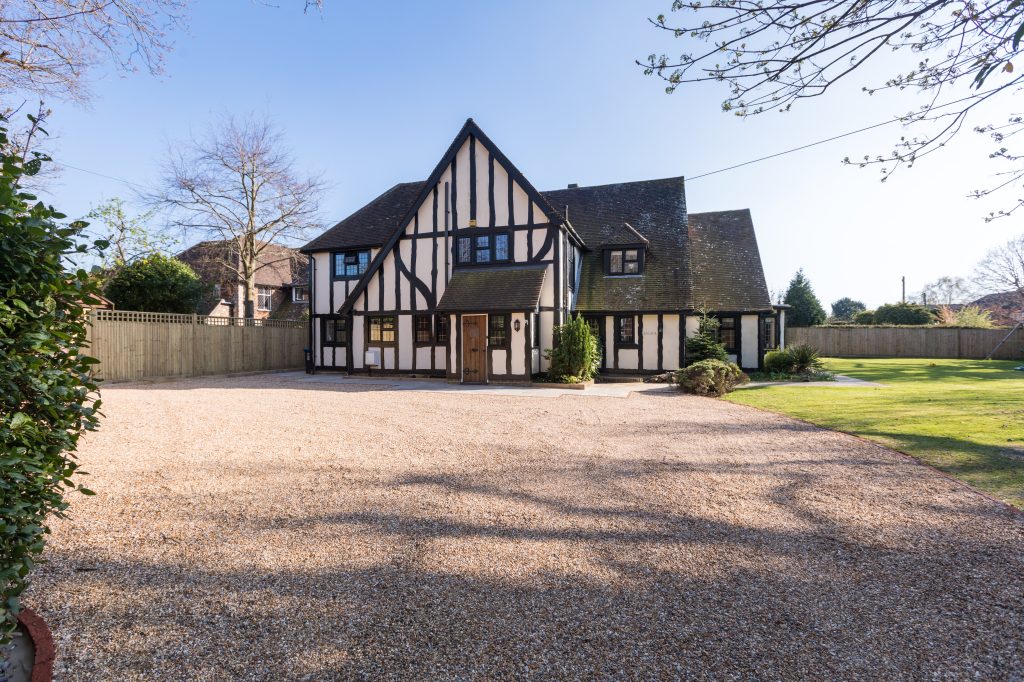 Landscaping solutions – laying a driveway